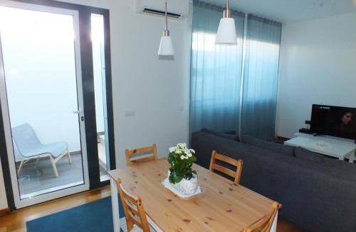 Figueira da Foz Apartment | Sun with Style: Pet-Friendly Oceanfront Retreat Awaits