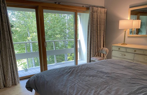 Sunapee House | Welcoming Sunapee Townhome at Granliden for Families