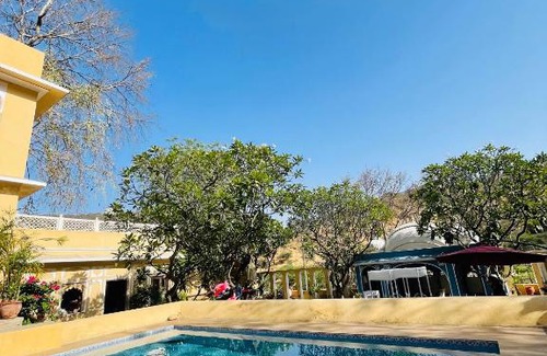 Jaipur Villa | Enchanting Sunar Bagh: Exclusive 3 Bedroom Mountain Retreat