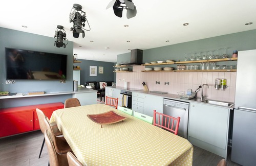 Whitstable House | Welcoming Sunbeam and Sundance Cosy House for Families