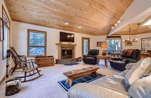 Sunbeam Estates House | Sunbeam Cabin Near Downtown with Family-Friendly Amenities