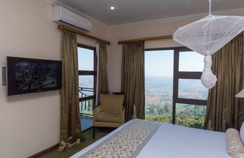 Zomba Hotel | Discover Sunbird Ku Chawe Hotel: Family-Friendly Retreat