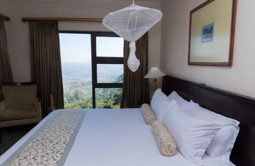 Zomba Hotel | Discover Sunbird Ku Chawe Hotel: Family-Friendly Retreat