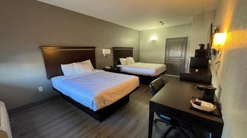 Pleasanton Hotel | Comfortable Sunbridge Inn & Suite for Family Getaways