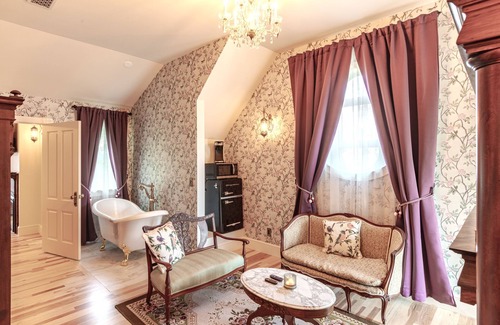 De Funiak Springs House | Family-Friendly Comfort at Sunbright Inn with Kitchen Amenities