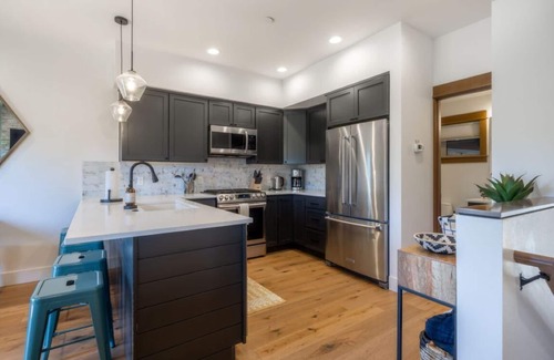 Cle Elum Ski Chalet | Cozy Suncadia Townhome Overlooking the Serene Pond