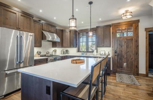 Cle Elum House | Relaxing Suncadia Home with Private Hot Tub and Game Room