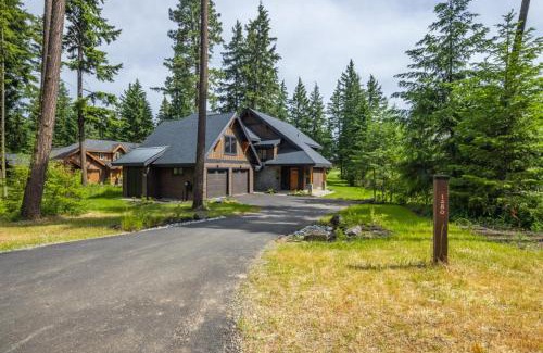 Cle Elum House | Family-Friendly Fun at Suncadia: Games, Pool & Hot Tub