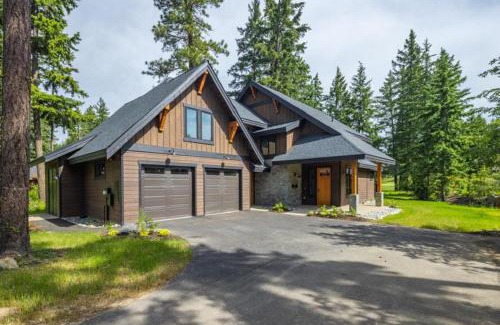Cle Elum House | Family-Friendly Fun at Suncadia: Games, Pool & Hot Tub