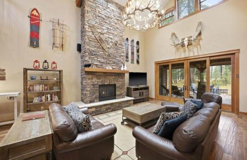 Cle Elum House | Relaxing Suncadia Home with Private Hot Tub & Pool Access