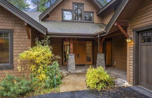 Cle Elum House | Relaxing Suncadia Home with Private Hot Tub & Pool Access