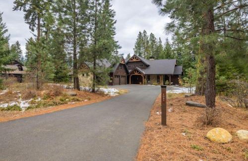 Cle Elum House | Elegant Suncadia Home with Hot Tub & Golf Course Access