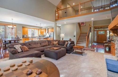 Cle Elum House | Relaxing Suncadia Home with Hot Tub and Pool Access
