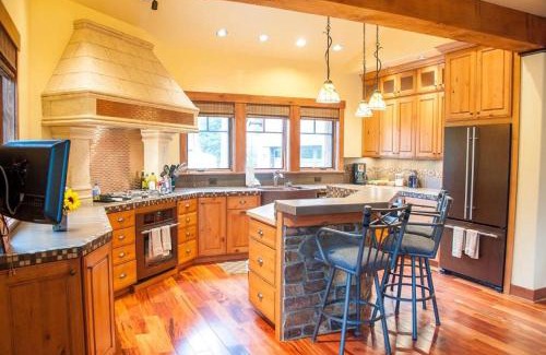 Cle Elum House | Explore Suncadia Lodge: Golf Course Views & Family-Friendly Amenities