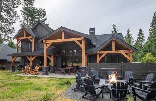 Cle Elum House | Relax at Suncadia: 7 Bedroom Home with Hot Tub & Golf Views