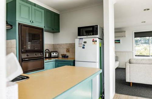 St Helens Apartment | Serene Suncatcher St Helens with Ocean Views & Private Beach