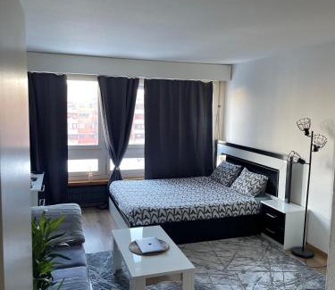 Sandrain Apartment | Discover Suncatcher Studio: Family-Friendly Getaway