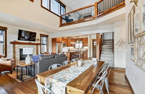 Cle Elum House | Family-Friendly Suncdaia Townhome with Pool and Spa