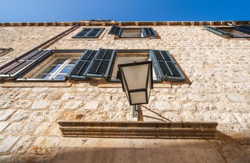 Dubrovnik Old Town Apartment | Oceanfront SUNce Palace Apartments with Top Guest Ratings