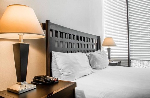 South Padre Island Hotel | Comfortable Stay at Sunchase Inn & Suites with Pool Access