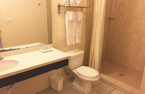 South Padre Island Hotel | Comfortable Stay at Sunchase Inn & Suites with Pool Access