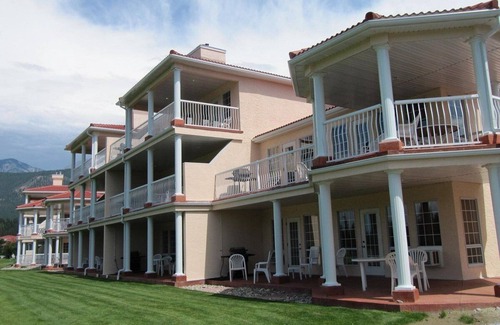 East Kootenay Resort | Relaxing Sunchaser Vacation Villas with Family-Friendly Amenities