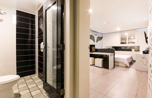 Suncheon Hotel | Eco-Friendly Comfort at Suncheon 9to9 with Hot Tub Access