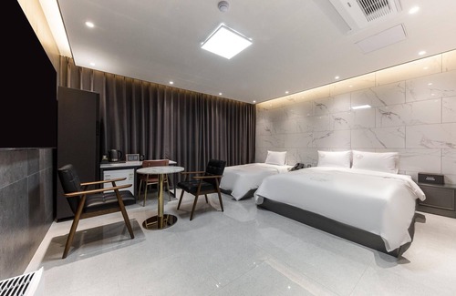 Suncheon Hotel | Eco-Friendly Stay at Suncheon Hotel Moon with Breakfast