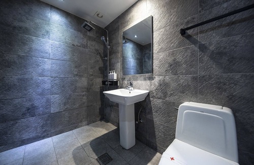 Suncheon Hotel | Eco-Friendly Comfort at Suncheon Hotel THE B with Breakfast