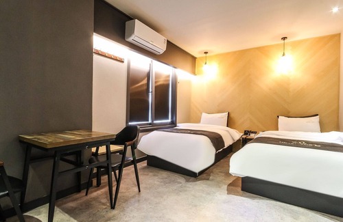 Suncheon Hotel | Eco-Friendly Comfort at Suncheon Hotel THE B with Breakfast