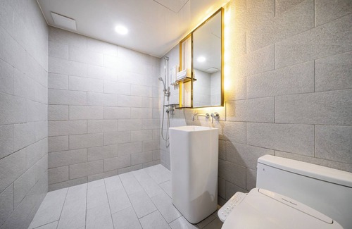 Suncheon Hotel | Discover Comfort at Suncheon Hound Hotel with Family Amenities