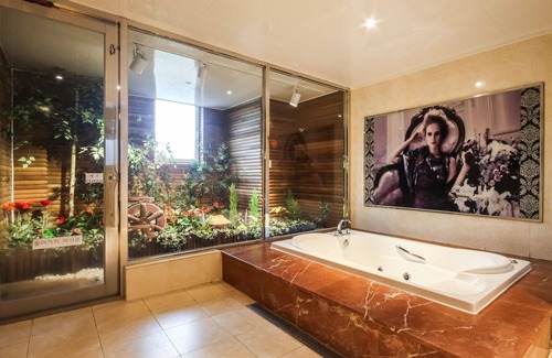 Chorye Hotel | Eco-Friendly Comfort at Suncheon Ivy with Hot Tub & Breakfast
