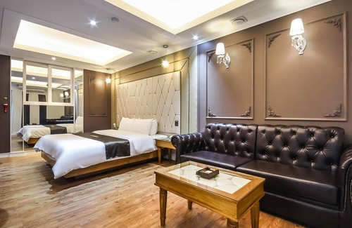Chorye Hotel | Eco-Friendly Comfort at Suncheon Ivy with Hot Tub & Breakfast