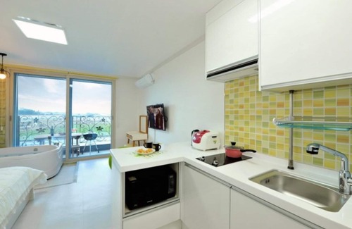 Tarimok House | Relaxing Retreat at Suncheon Bay Spa Vill Pension with Pool