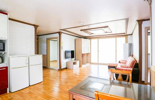 Tangsanmit House | Relax at Suncheon Tomato Village Pension with Pool & Breakfast