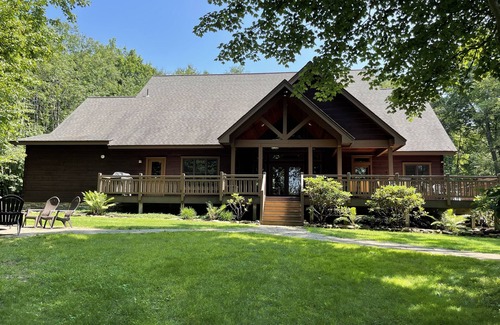 Stahlstown House | Experience Sundance: Family-Friendly Retreat in Laurel Highlands