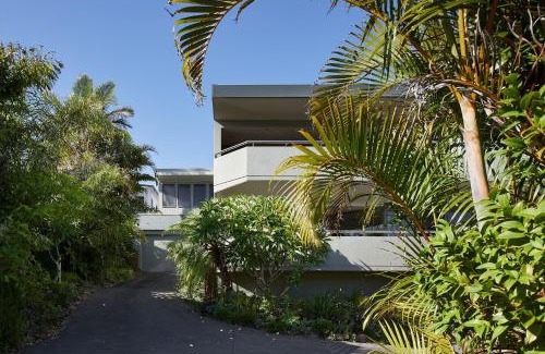 Nelson Bay House | Pet-Friendly Sundance: A 4-Star Stay with Family Comfort