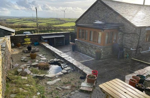 Camelford Bed & Breakfast | Cozy Sundance Cottage for Families and Pet Lovers