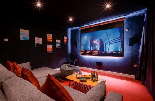 Tresowes House | Experience Sundance: Pet-Friendly Retreat with Pool Access