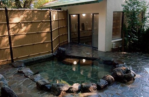 Hakone Hotel | Pet-Friendly Sundance Resort Hakone: Breakfast & Hot Tub