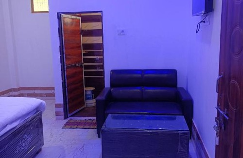 Haraiya House | Budget-Friendly Sundaram Guest House: Family-Ready Accommodation