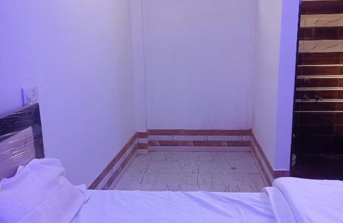 Haraiya House | Budget-Friendly Sundaram Guest House: Family-Ready Accommodation