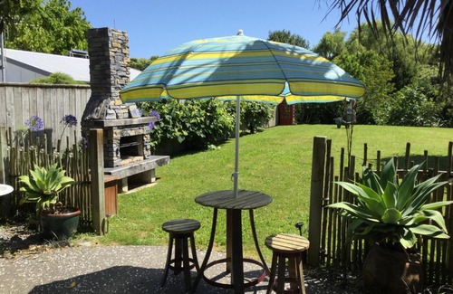 Otaki Bed & Breakfast | Experience Sundari Retreat: 4-Star Ocean View Getaway