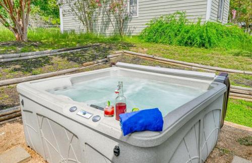 Fredericksburg House | Relaxing Retreat at Sunday Circle: Hot Tub & Wine Trail