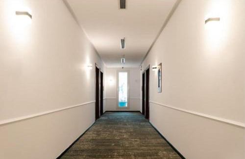 Jeddah Apartment | Outstanding Rooms Hotel with Oceanfront Pool & Hot Tub