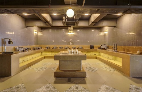 Sayajiganj Hotel | Discover Sunday Hotel Vadodara: Family-Friendly Comfort