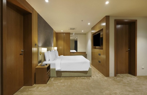 Sayajiganj Hotel | Discover Sunday Hotel Vadodara: Family-Friendly Comfort