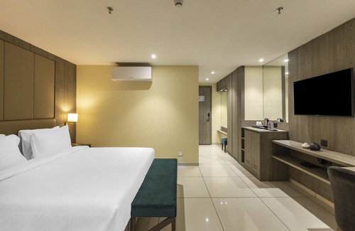 Sayajiganj Hotel | Discover Sunday Hotel Vadodara: Family-Friendly Comfort