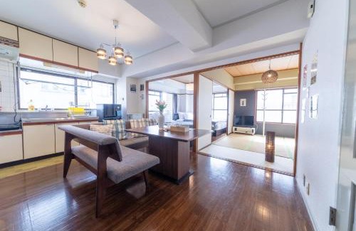 Naka Ward Apartment | Tranquil Sunday Peace Room 中島 #24 with Hot Tub Access