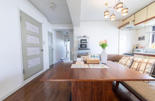 Naka Ward Apartment | Tranquil Sunday Peace Room 中島 #24 with Hot Tub Access